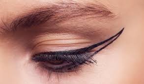 Eyeliner auftragen anfänger lidschatten auftragen anleitungen perfekter lidstrich. Eyeliner Online Bestellen Flaconi