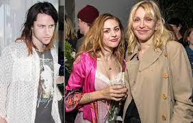Frances bean cobain asks judge to force ex to give up kurt cobain's guitar. Frances Bean Cobain S Ex Husband Isaiah Silva Is Reportedly Suing Courtney Love For Trying To Kill Him
