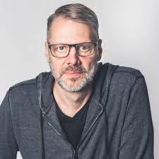 Robert Girling's Instagram, Twitter & Facebook