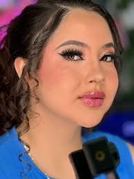 🎓✨ ¡Última semana de promo para graduadas! ✨🎓 ¿Tú y tus amigas ya tienen  maquillista? 💄 ¡Es momento de brillar! Agenda tu maquillaje de graduación  y pregunta por tu fecha. 📅 ¡Corre