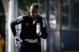 Goleiro santos, o jovem que sonhou e com perseverança e abenegacão aos poucos transformou sonhos em realidade. Goleiro John Victor Do Santos E Oferecido Ao Vitoria Que Estuda Possibilidade Futebol Ge