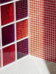 Tout Savoir Sur La Mosaique Et Les Galets En 2020 Salle De Bains Brique Pave De Verre Et Plan Salle De Bain