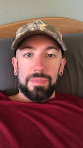 Hello!! I'm Patrick and I'm from the U.K. I'll be visiting Nashville for a  few months from October 24th! Does anyone have a spare room I can rent from  them? I'm super