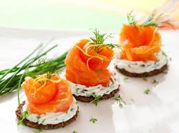 Des Idees De L Interieur Du Jardin De L Ameublement Et De La Decoration Log In Canapes Recipes Salmon Canapes Smoked Salmon Canapes