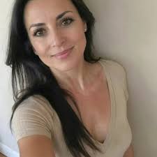 Te sigo pero tú a mí noooo!!! Estoy cansada de seguirte! Y de visitar  muchas veces tu perfil 🥺 Nos apoyamos …😔 cuento contigo 🥵😍