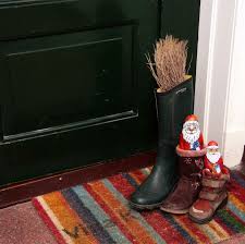 Haben sie und ihre kinder die alten nikolausstiefel aus den vergangenen jahren satt und lust auf eine kleine veränderung? Wann Stellt Man Den Nikolaus Stiefel Raus Wer Ist Knecht Ruprecht Stern De