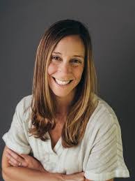 Shari Ross's Instagram, Twitter & Facebook