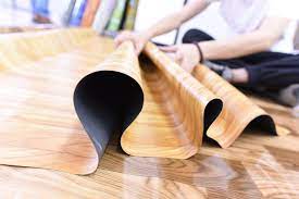 Beberapa merk vinyl roll bahkan dilengkapi dengan lapisan anti bakteri yang memungkinkan vinyl ini diaplikasikan di rumah sakit, laboratorium dan tempat tempat yang membutuhkan tingkat steril yang tinggi. Malas Bersih Bersih Saatnya Beralih Ke Karpet Plastik