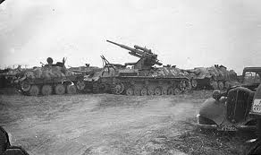 88mm Flak 36 Auf Pz Kpfw Iv Ausf H 8 8cm Flak Auf Pz Kpfw Iv Ausf H Opytnyj Obrazec Na Punkte Sbora Trofejnoj Tehniki Aerodrom V Pilzene 1945 Panzer Erster Weltkrieg Fahrzeuge