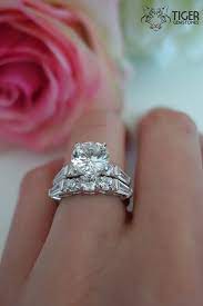 2 Carat Center 4 Ctw Wedding Set Baguette Accented Bridal Rings Man Made Diamond Sim Wedding Rings Unique Fake Wedding Rings Vintage Engagement Rings Unique