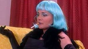 Ο επόπτης υγείας κ.τίγκας ιάκωβος αναφέρει οτι μολύνεται το αίμα στις αιμοδοσίες απο τους εμβολιασμένους με τα εμβόλια mrna.h koινη λογική το λεει αυτο.δεν ειναι εμβόλιο ειναι ενα. Korina Egklhmata 12 Skhnes Poy Mas Ekanan Na Klapsoyme Spo Ta Gelia Huffpost Greece Life