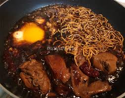 Sendukkan kuah yang dah siap ke dalam kuali kecik. Cara Buat Sizzling Yee Mee Lagi Sedap Dari Food Court Puas Makan Mingguan Wanita