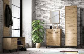 Ein kleinkind, das laufen lernt, zieht sich gern an kommodengriffen hoch. Kommode Pandrup 03 Farbe Eiche Abmessungen 94 X 70 X 34 Cm H X B X T Mit 2 Turen 1 Schublade Und 4 Fachern