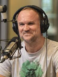 Dis nou hoe mens 'n Vrydag moet begin 🥳 @robbie_wessels  #BreakfastWithMartinBester #FridayLive #FYP #LivePerformance #Throwback  #MusicTok #Afrikaans #LiveMusic