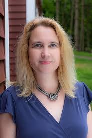 Elaine Luck's Instagram, Twitter & Facebook