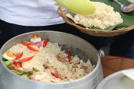 Menarik! Ini 10 Makanan Khas Indonesia Paling Unik yang Wajib Kamu Coba -  AlongWalker