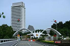 Dua hari berikutnya, kompleks parlimen menjadi lokasi persidangan ke 9 parlimen komanwel sedunia, melibatkan semua negara anggota komanwel. Sidang Dewan Rakyat Hari Ini Ditangguhkan Pada 1 Tengah Hari Malaysianow