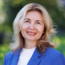 The University of Alabama Honors College and University Honors Program are  pleased to announce that 10 fellows have been selected for the Honors  Capstone Design Fellowship. Each fellow receives a $5,000 summer