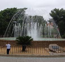 Se trata de fuentes y cascadas preciosas, de todos los estilos y materiales que lucen fantásticas en espacios reducidos, ya sea en interior o exterior. Fuentes De Jardin Y Boquillas Para Fuente Comprar Toberas Canos Y Picos Para Estanques Precios Fuentes De Jardin