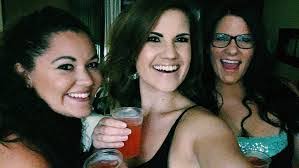 Amanda Minnick's Instagram, Twitter & Facebook