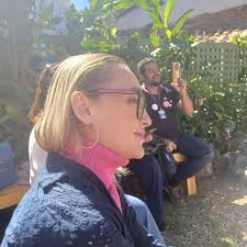 Daniela Coelho Advocacia added...