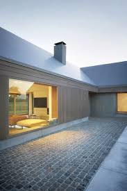 Bodentiefe Fenster Mit Blick In Das Wohnzimmer Haus Architektur Architektur Haus Haus