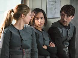 Born in san bernardino, california, and raised in simi valley. Bild Von Die Bestimmung Divergent Bild 41 Auf 74 Filmstarts De