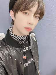 txt おしゃれまとめの人気アイデア pinterest 𝑻𝑿𝑻 アイドル ボム k pop アイドル