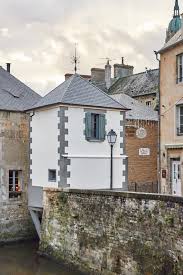 Appartement La Plus Petite Maison De France Appartement A Bayeux Dans Le Calvados 14 6 Km De Port En Bessin Huppain