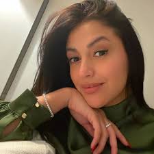 Reyna Mayorga's Instagram, Twitter & Facebook