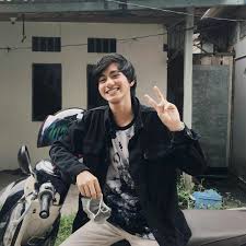 Danis danial di instagram ngantuk potret diri gambar teman fotografi remaja. Danis Danial Biodata Cara Golden