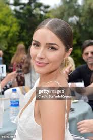 323 photos et images haute résolution de Gina Olivia