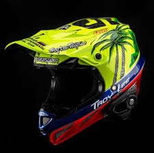 Wet Paint Wednesday Featuring A Helmet For The Boss Man Troylee25 Troy S Se4helmet For His Off Road Trip To Colombi Helmet Outdoor Biking Trip To Colombia
