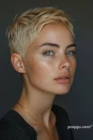 Laura Saverino's Instagram, Twitter & Facebook