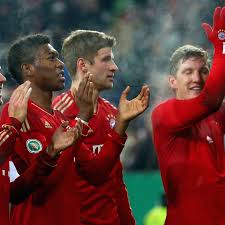 El borussia dortmund y el bayern de múnich tienen un récord de 15 amonestaciones (3 de dortmund, 12 de múnich), en un partido jugado el 7 de abril de 2001. Borussia Dortmund Vs Bayern Munich 2013 Uefa Champions League Final Bayern S Academy Keeps Producing Stars Sbnation Com