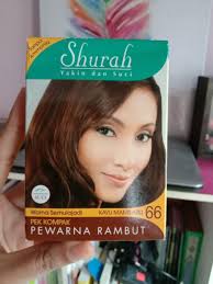Berencana mewarnai rambut tapi takut malah terlihat kusam karena warna kulitmu sawo matang? Shurah Pewarna Rambut Warna Kayu Manis Health Beauty Hair Care On Carousell