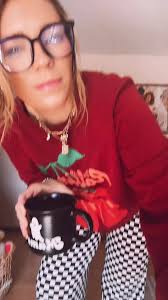 Just a 34 year old mom of 3 refusing to lose herself & style again while  also learning to not care what other people like and dressing for whatever  personality wakes up that day. 😂 also to keep it ...