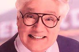 Ray Szmanda, longtime pitchman for Menards, dead at 91