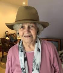 Kerrie Moran's Instagram, Twitter & Facebook