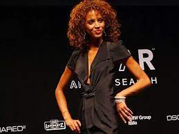 Noemie Lenoir: 10 things you need to know about the French model - Mirror  Online