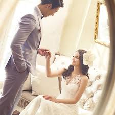 Pasangan diraja yang mulia tengku abu bakar ahmad bin tengku arif bendahara tengku abdullah dan yang mulia tengku puteri iman afzan abdullah selamat melangsungkan majlis resepsi di sebuah hotel mewah di ibu kota pada 5 november lalu. Sweetest Married Couples Of 2018 Suria Klcc Suria Klcc