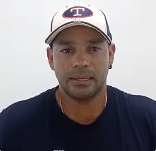 Jesús Guzmán firmó con los Tiburones de La Guaira