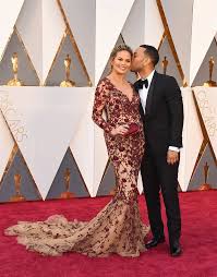 Chrissy teigen has proved countless times over that she's a social media genius. Chrissy Teigen Eroffnet Fruchtbarkeitskampfe Emotional Konnte Es Wirklich Hart Sein