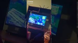 My Friend Here Justin Original Video Youtube Jawsh's response received mixed receptions, mainly due to claiming that dream's friends were bandwagoning him because they didn't agree with jawsh's perspective. my friend here justin original video