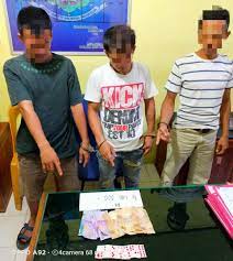 Check spelling or type a new query. Asik Bermain Judi Qiu Qiu Di Warung Kosong Tiga Pelaku Diciduk Polsek Siak Hulu Lintas Kriminal