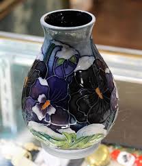 2001 moorcroft floral red flower vase event vase ? Moorcroft Vase Christmas Pansy Campbells Online Store