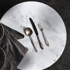 A diy budget candelabra set. Set De Table Rond Effet De Matiere Marbre Blanc