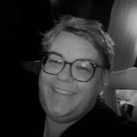 Donna Tait's Instagram, Twitter & Facebook