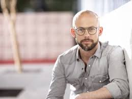 Een mooie stijging want de eerste aflevering had een marktaandeel. Staf Coppens Ik Wil Op Mijn 60ste Niet Terugkijken En Denk De Standaard Mobile