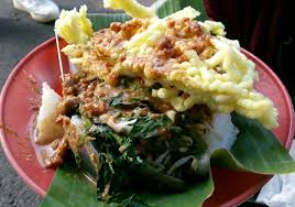 More images for lontong sayur bumbu pecel » Pecel Lontong Di Sos Cibubur Yang Bikin Penasaran Ala Urang